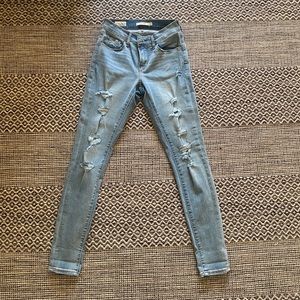 Levi’s skinny jeans